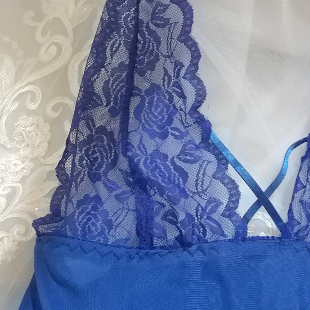 Lingerie - Picture 3 of 4